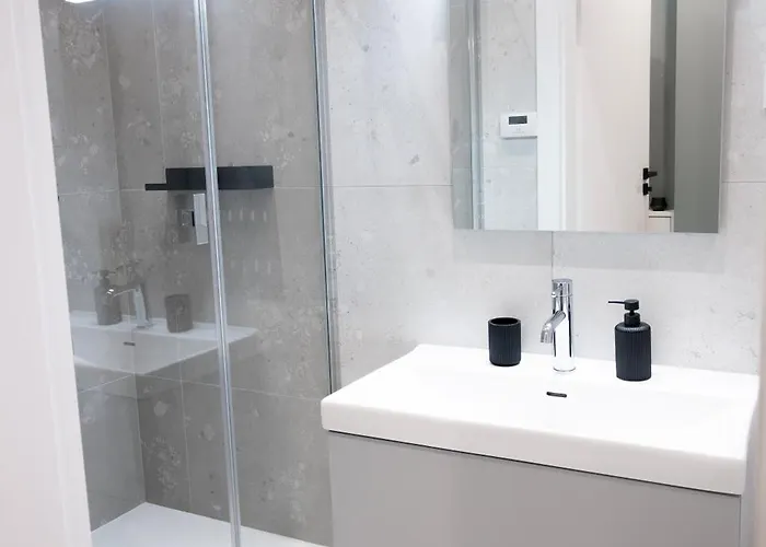 Na Lazarzu 12a Apartamento *