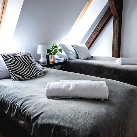 Appartement Na Lazarzu 12a *