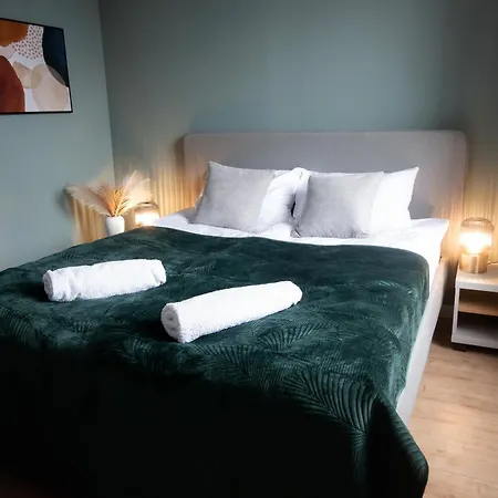 Appartement Na Lazarzu 12a *